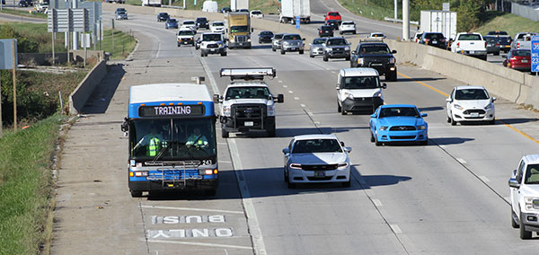 RideKC bus driving northbound on shoulder of I-35